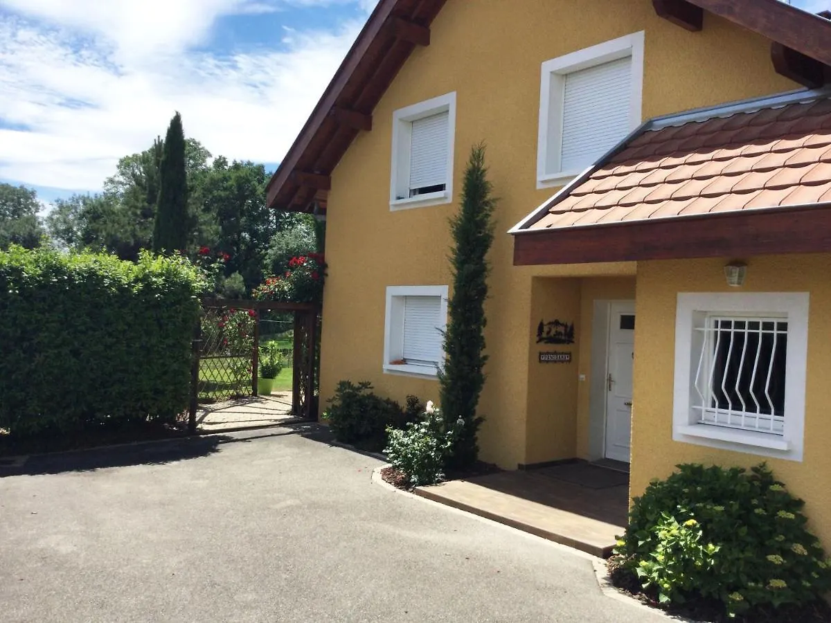 Location Chambres Le Panorama - Aeroport Geneve - Pays De Gex Chevry  0*, Chevry (Ain) France
